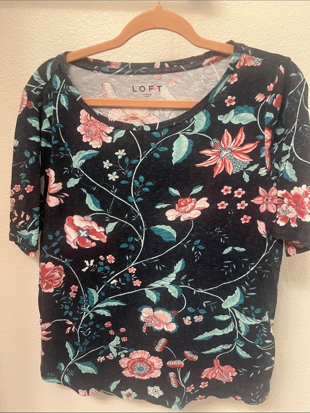 LOFT L Heather Navy Floral Short Sleeve Tee